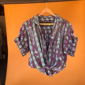 SOLD Vintage 80’s Men’s Pattern Button up